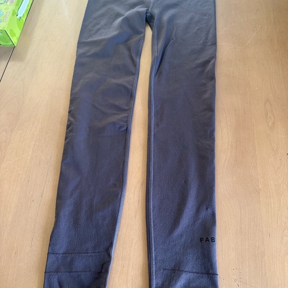 Pants 💜🤍 - Picture 1 of 15